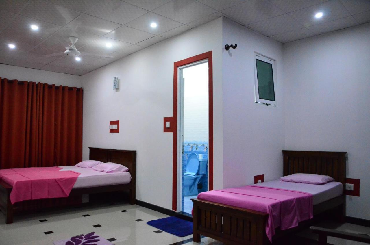 Kandyan Feel Free Homestay Exteriör bild